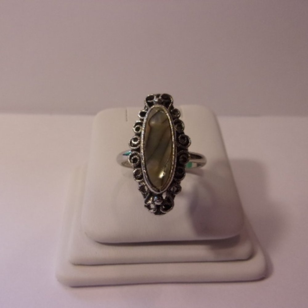 "Vtg Vogue Shell Inlay Adjustable Ring "